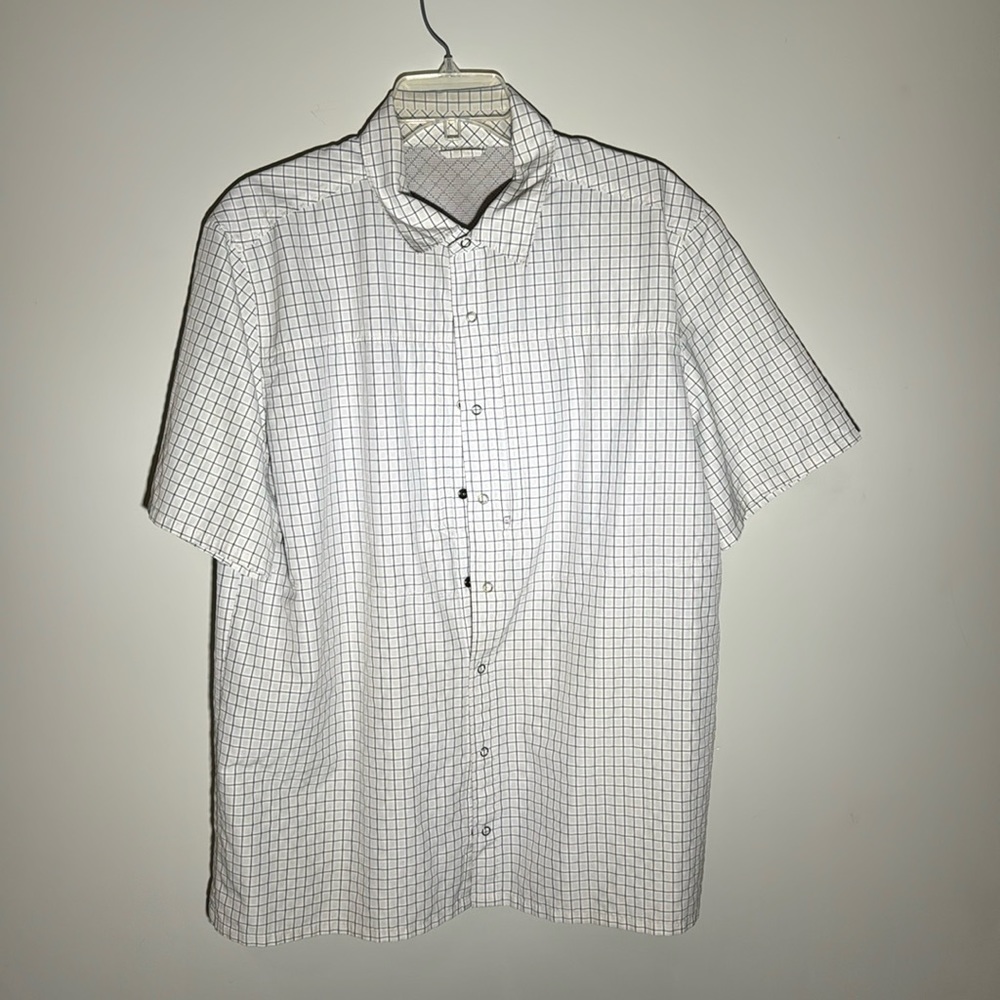 5.11 Men’s Large White striped button down short sleeve shirt. Not made anymore!